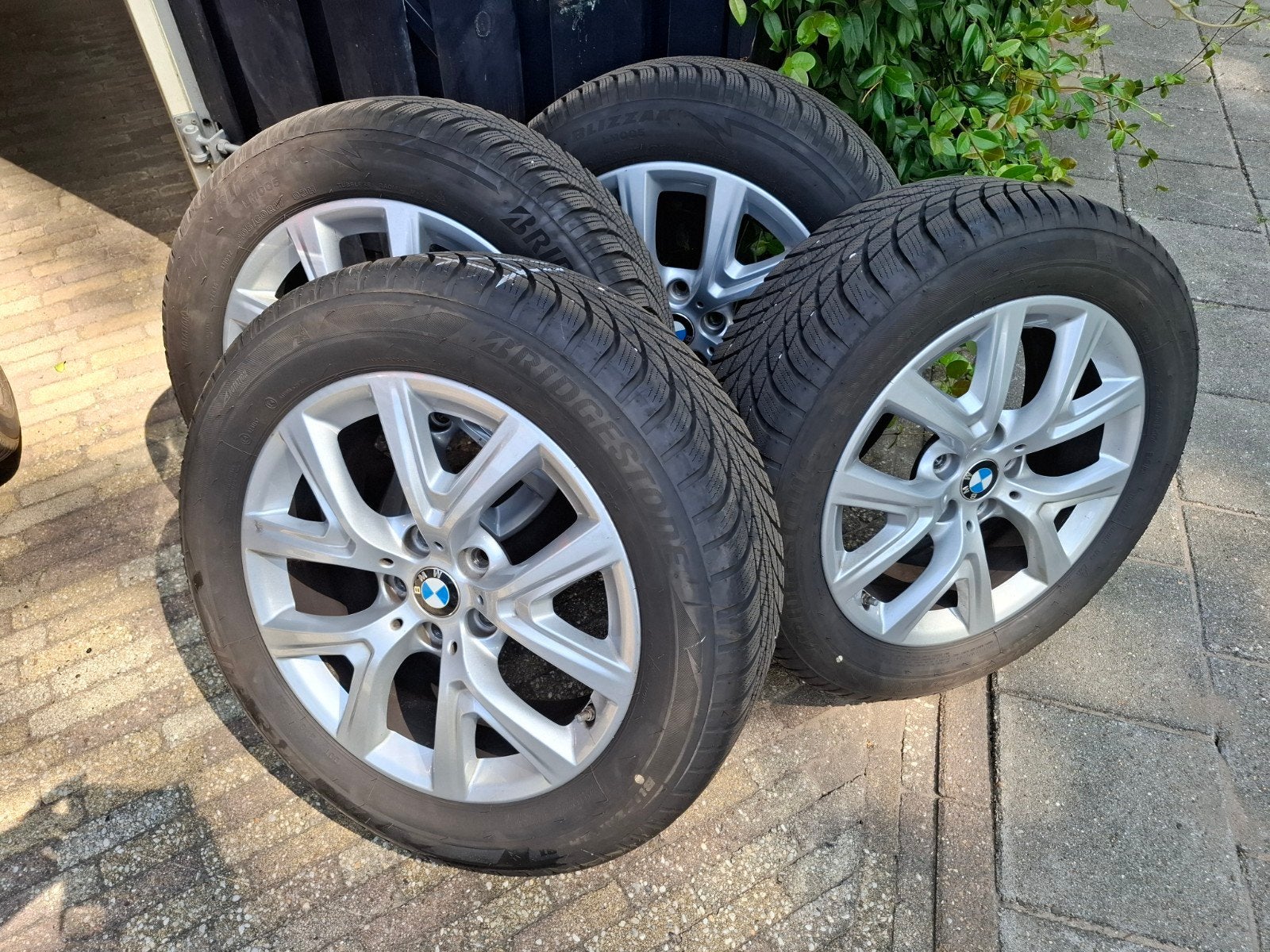 BMW Winterbanden met Velgen - Bridgestone Blizzak LM005, Ophalen, Gebruikt, Banden en Velgen, 17 inch
