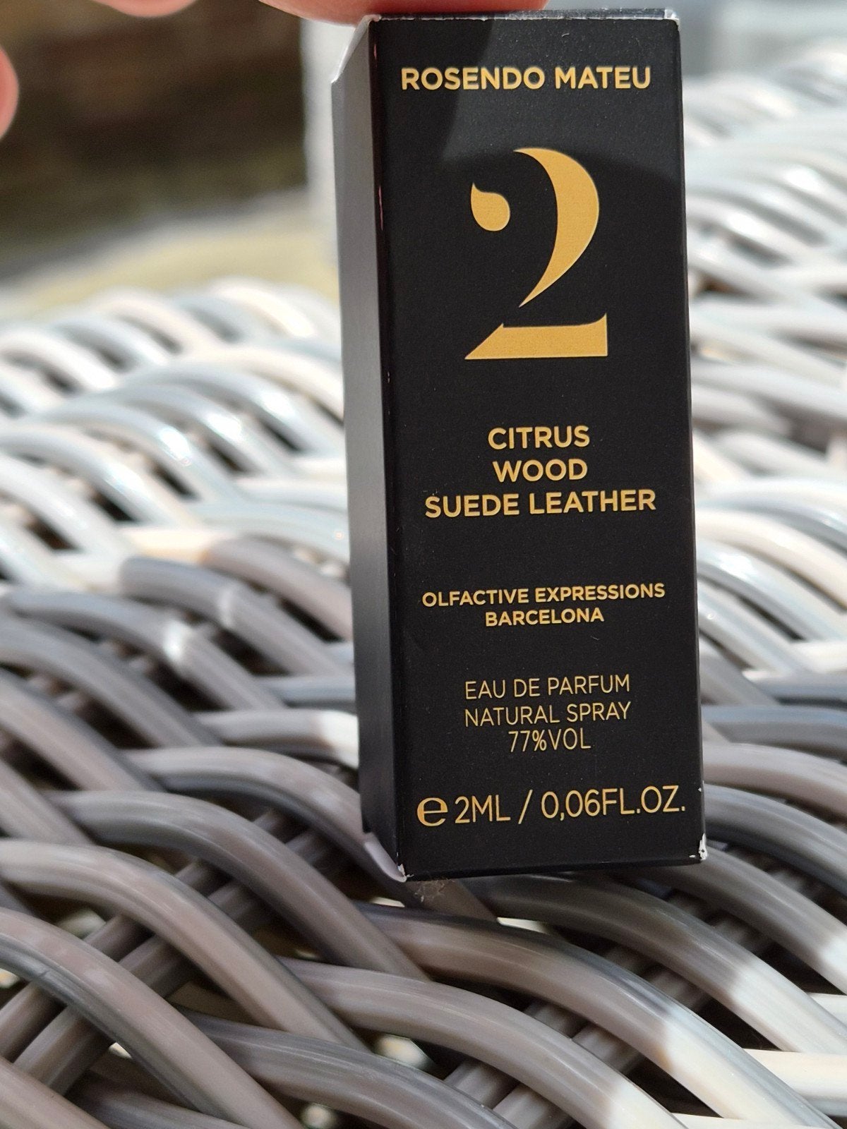 Rosendo Mateu No. 2 Citrus Wood Suede Leather Eau de Parfum, Sieraden, Tassen en Uiterlijk, Verzenden, Nieuw
