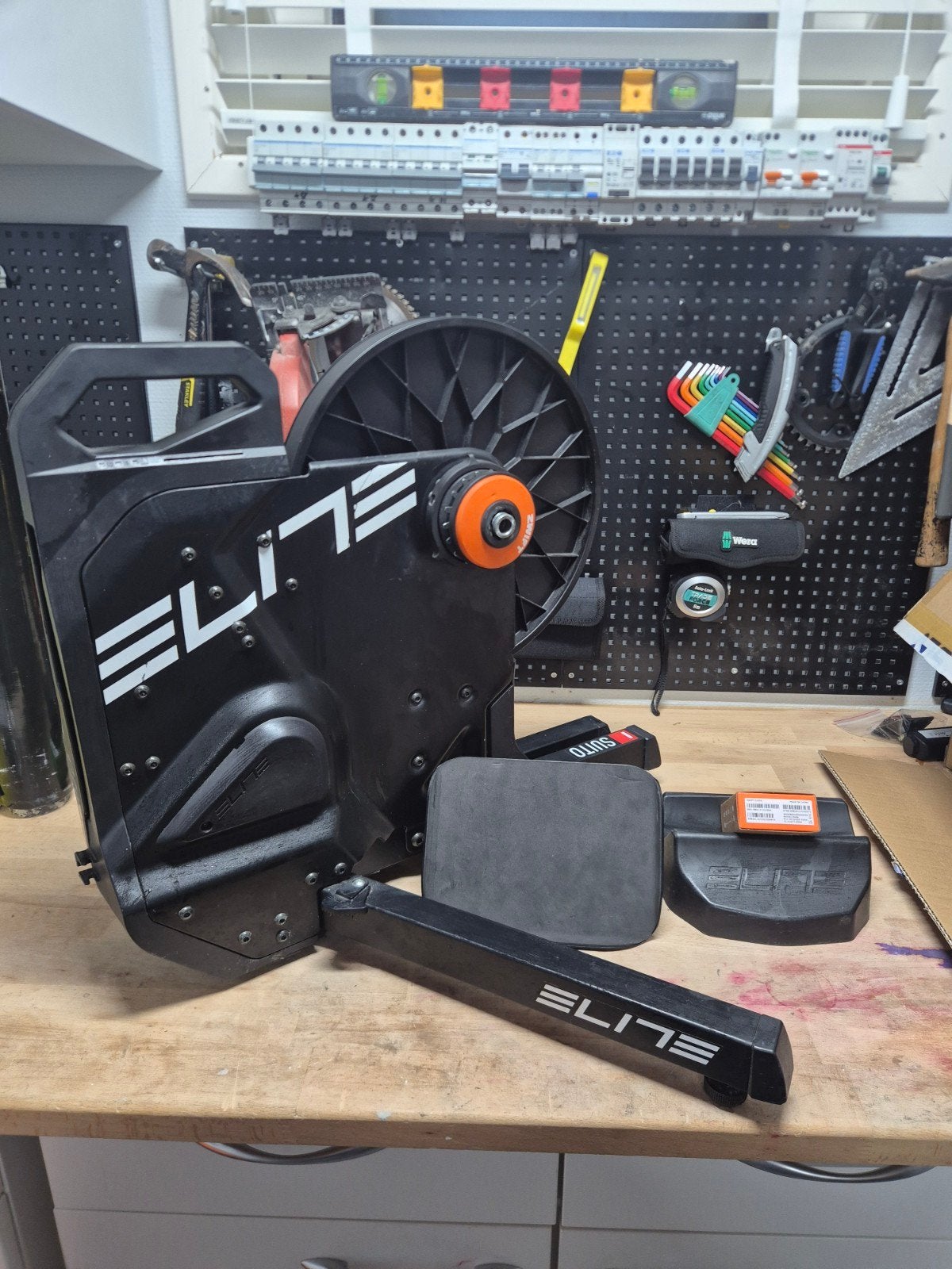 Elite Suito Smart Trainer - Zwift Ready, Ophalen of Verzenden, Zo goed als nieuw