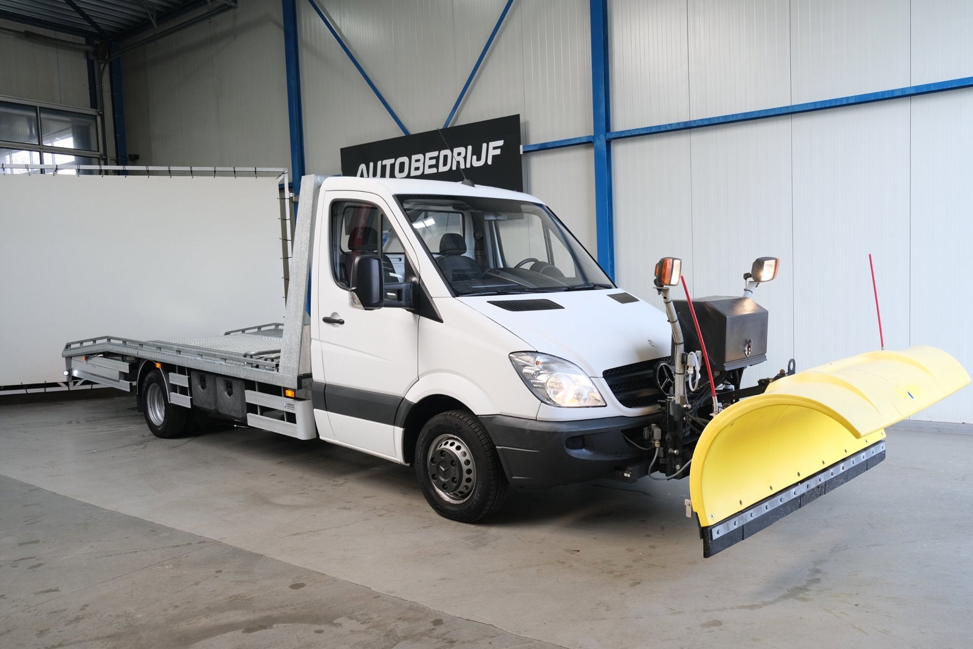 Mercedes-Benz Sprinter 516CDI > MARGE < Oprijwagen Autoambul, Automaat, Euro 5, Achterwielaandrijving, Bedrijf
