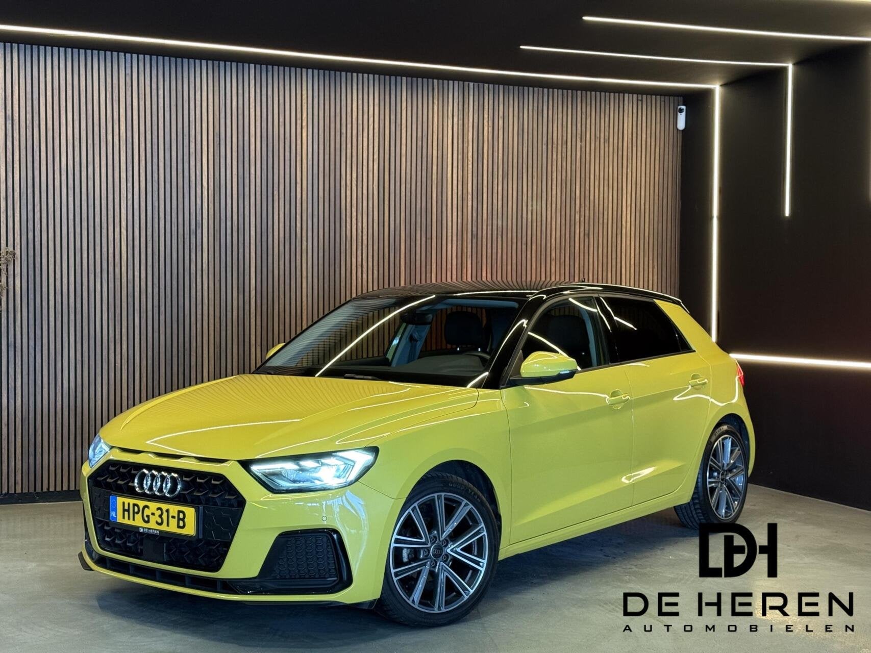 Audi A1 Sportback 25 TFSI Pro Line Matrix LED S-line, Auto's, Dealer onderhouden, Stof, Euro 6, 95 pk