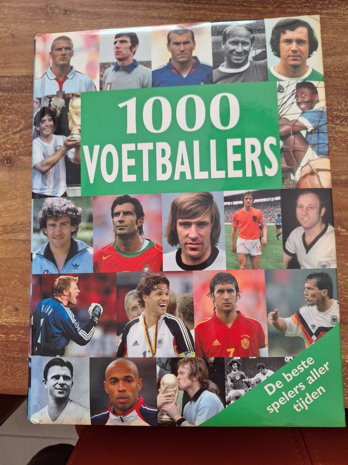 1000 Voetballers: De Beste Spelers Aller Tijden, Ophalen of Verzenden, Gelezen, Onbekend, Balsport