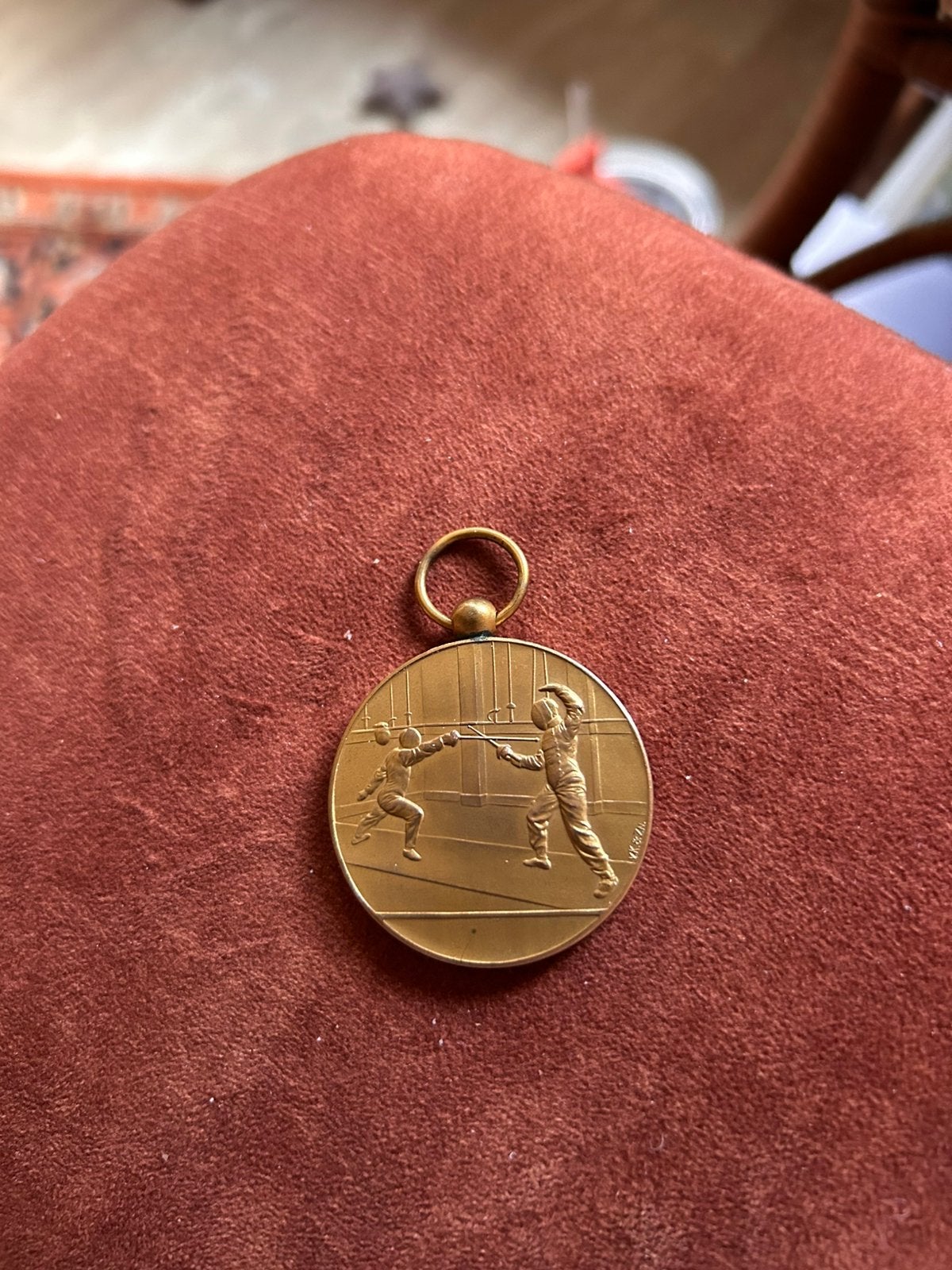 Mooie Antieke Medaille voor Schermen brons ,4 cm., Postzegels en Munten, Ophalen, Brons