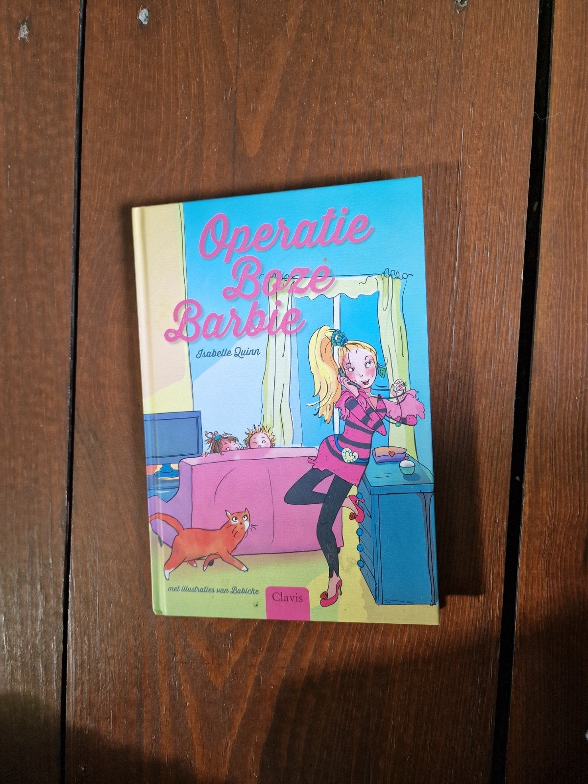 Operatie Boze Barbie - Isabelle Quinn (Kinderboek), Ophalen of Verzenden, Gelezen, Isabelle Quinn, Fictie