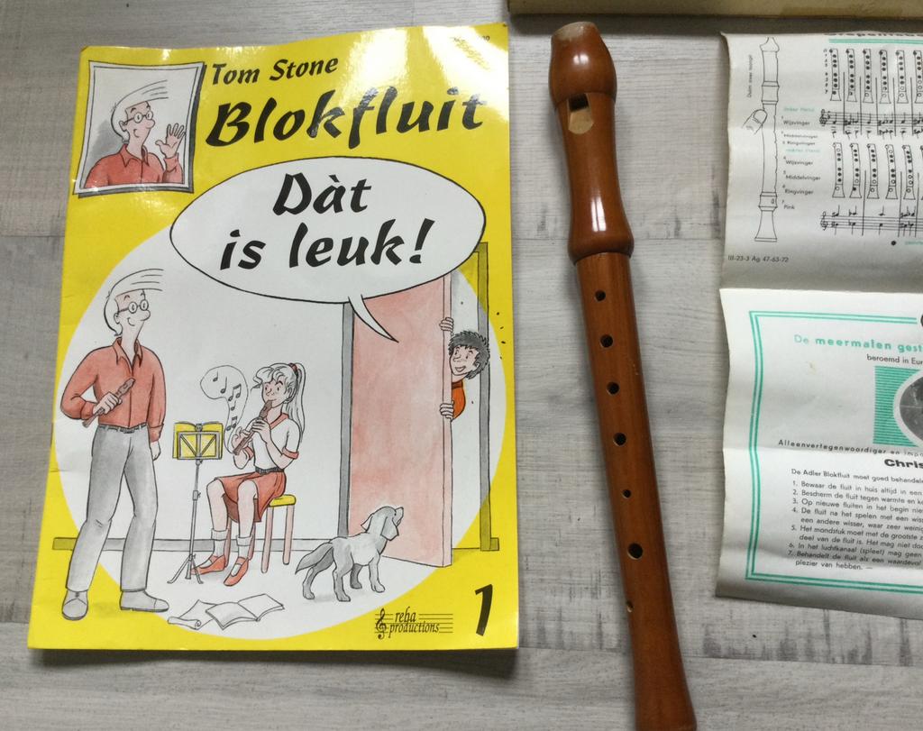 Blokfluit Adler met toebehoren: boek, wisser en instructies, Muziek en Instrumenten, Blaasinstrumenten | Blokfluiten, Ophalen of Verzenden