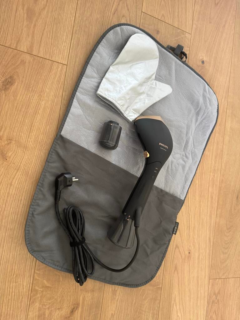 PHILIPS 7000 series stoomreiniger, Ophalen of Verzenden, Zo goed als nieuw, Kledingstomer