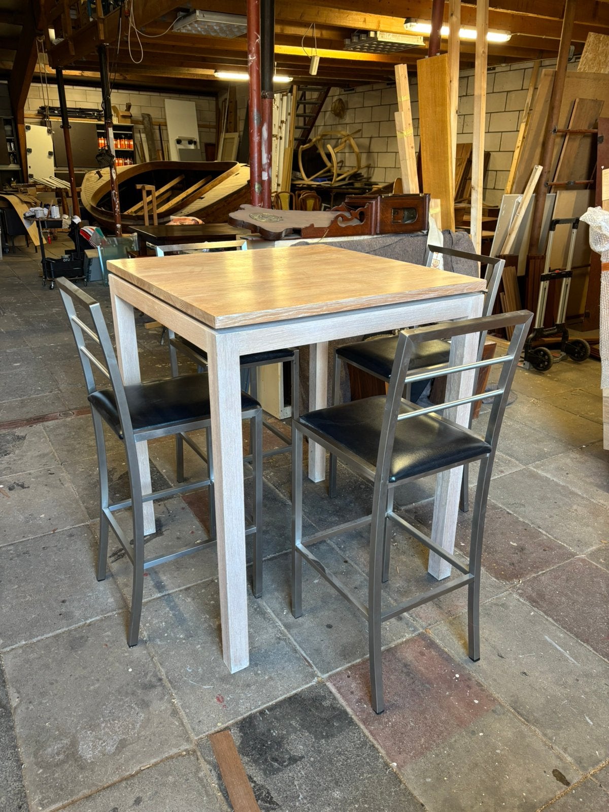 Eiken bartafel met 4 krukken, Ophalen, Gebruikt, Inclusief barstoelen