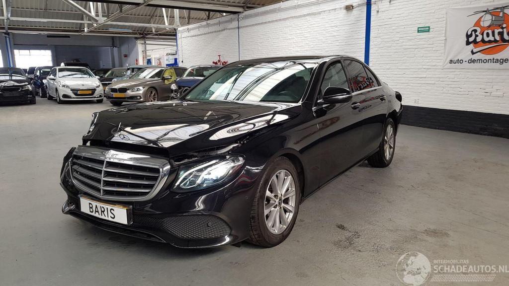 Mercedes-Benz E-Klasse E-200D 1.6 TURBO 16V AUT SEDAN 4DRS D, Auto diversen, Automaat, Zwart, Mercedes-Benz, Diesel