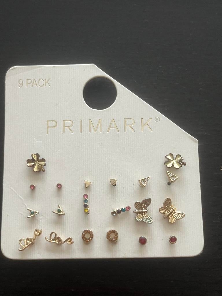 Nieuwe Primark Oorbellen Set - 9 Paar Diverse Designs, Met kristal, Overige materialen, Nieuw, Ophalen of Verzenden