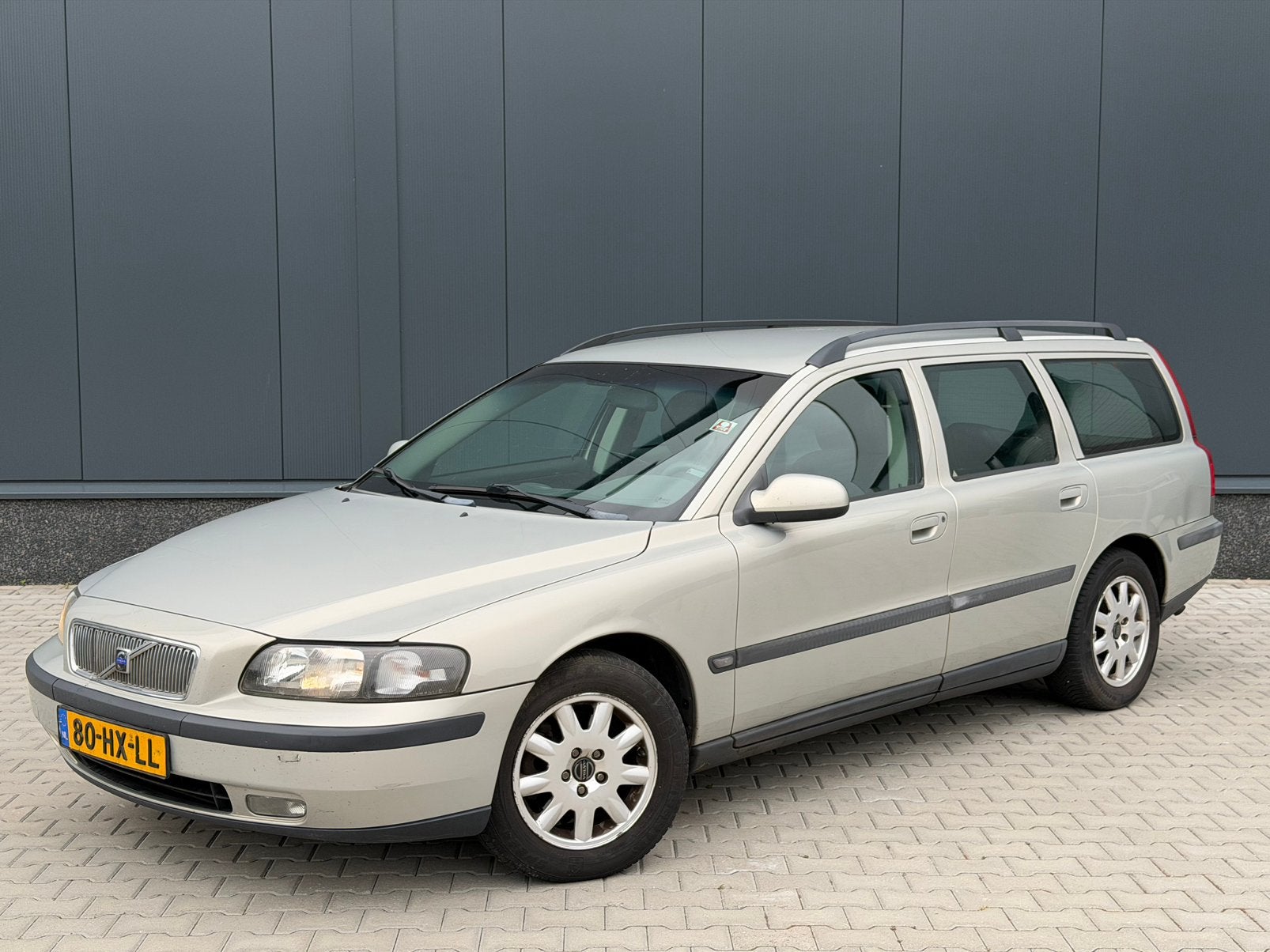 Volvo v70 | Airco LPG, Auto's, Voorwielaandrijving, Stof, Zwart, Cruise Control