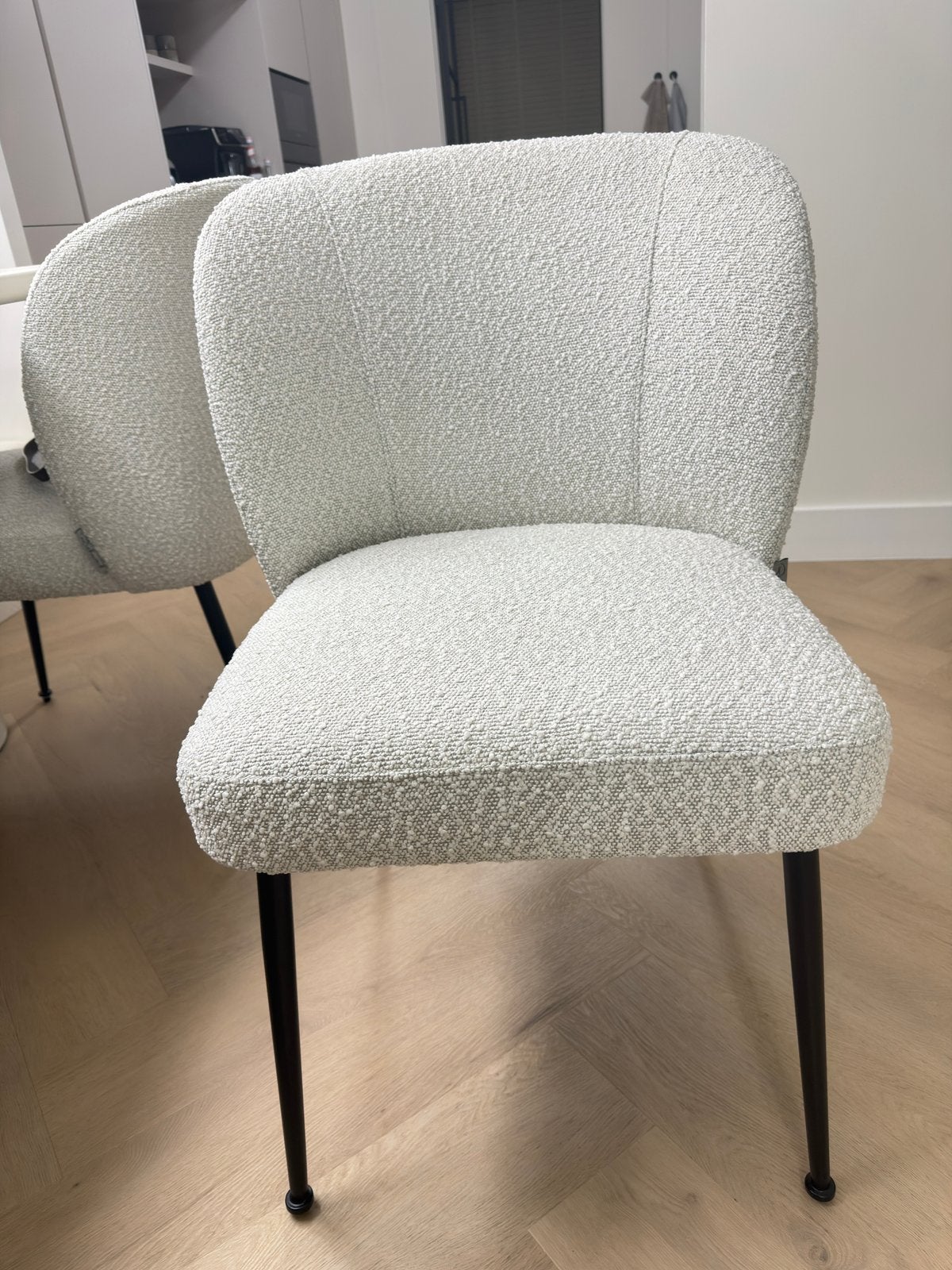 Richmond Fallon bouclé eetkamerstoelen + eetkamerbank, Ophalen, Zo goed als nieuw, Overige kleuren, Vijf, Zes of meer stoelen
