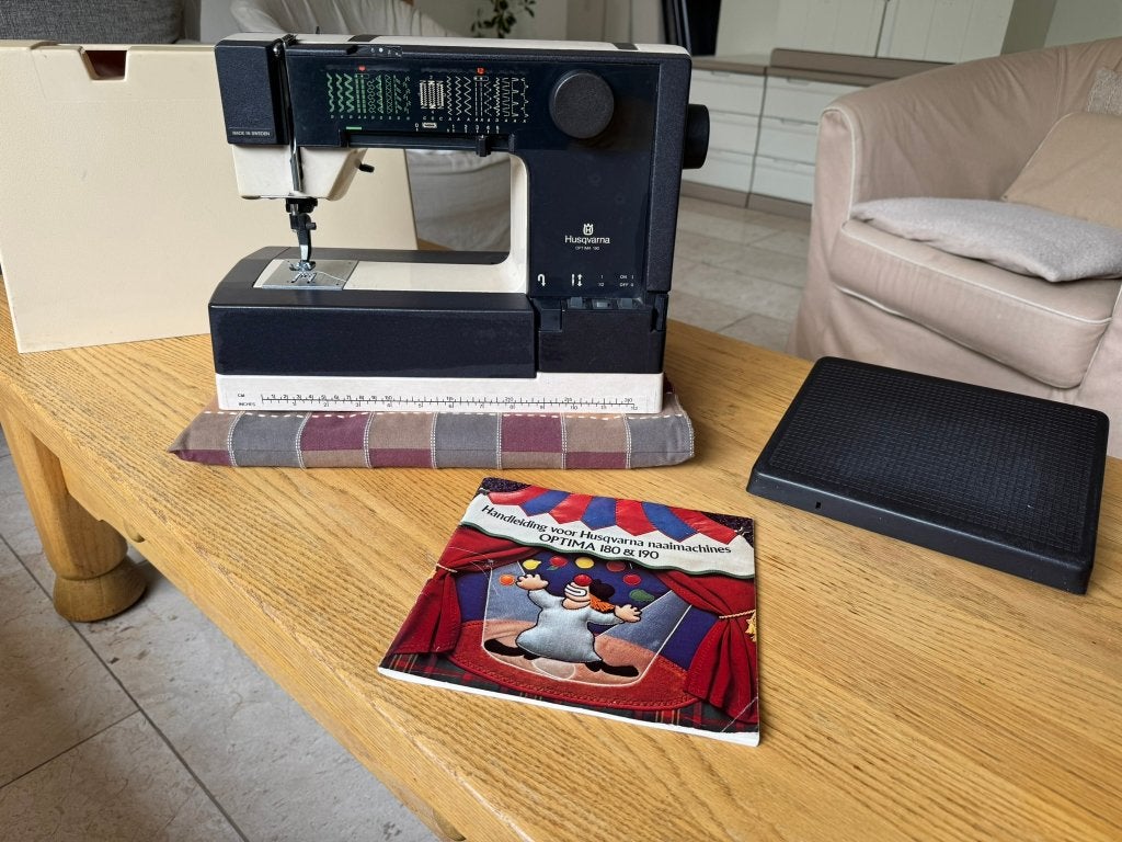Husqvarna Optima 190 Naaimachine met Handleiding, Hobby en Vrije tijd, Naaimachines en Toebehoren, Ophalen, Gebruikt, Naaimachine