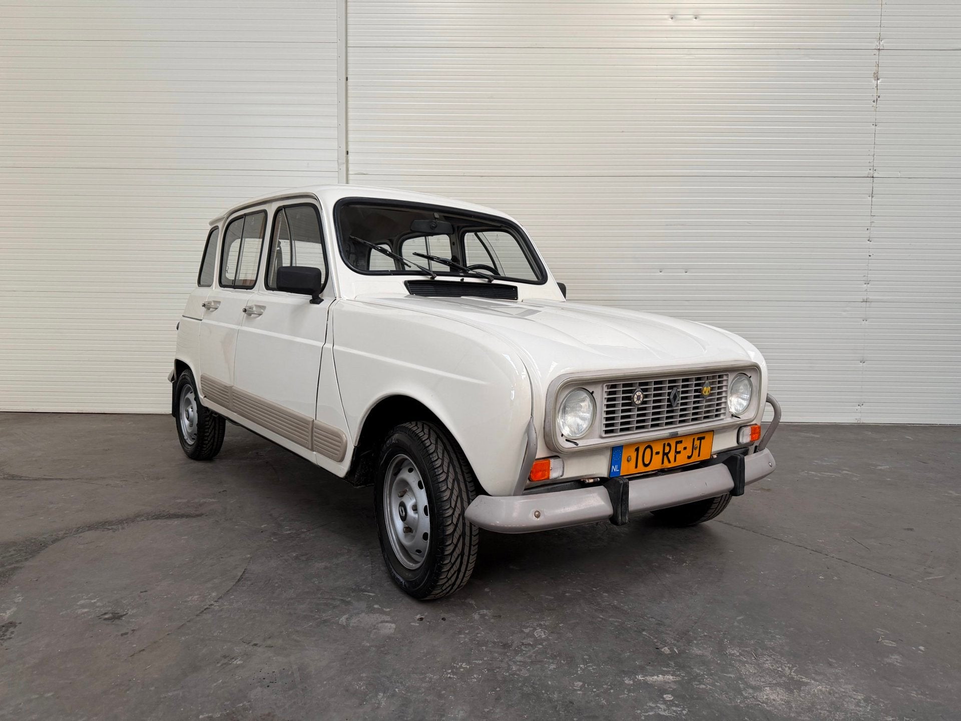 Renault 4 R 4 GTL in prachtige staat gerestaureerd, Auto's, 46 pk, Gebruikt, 4 cilinders, Wit