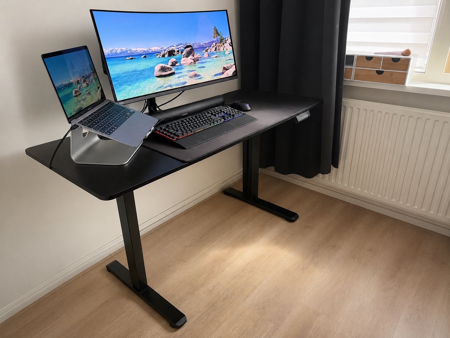 Songmics in hoogte verstelbaar bureau, Ophalen, In hoogte verstelbaar, Zo goed als nieuw