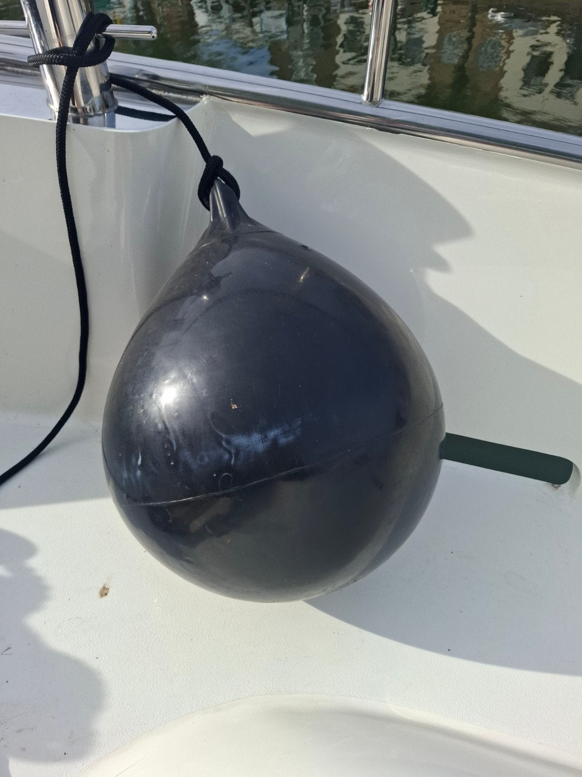 2 zwarte fender ballen incl touw, Ophalen, Overige typen