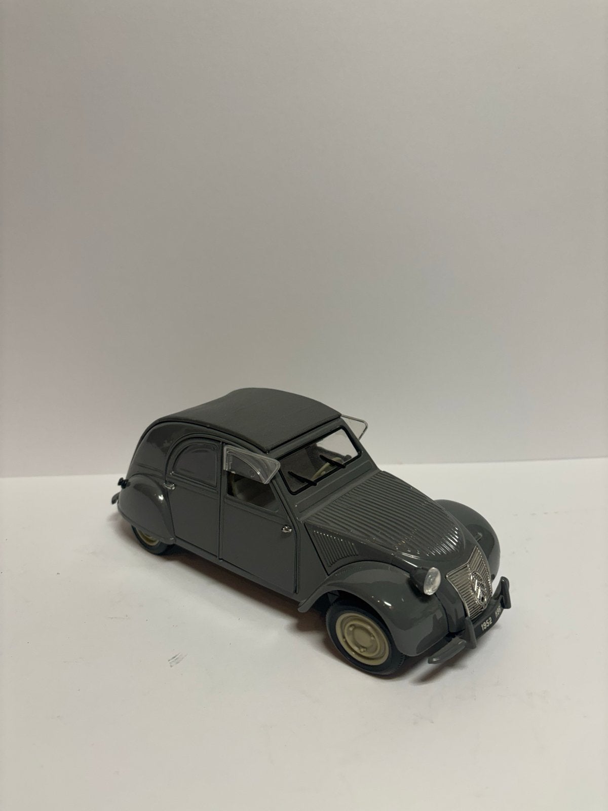 Citroën 2CV 1952 Modelauto - Grijs, Ophalen of Verzenden, Zo goed als nieuw