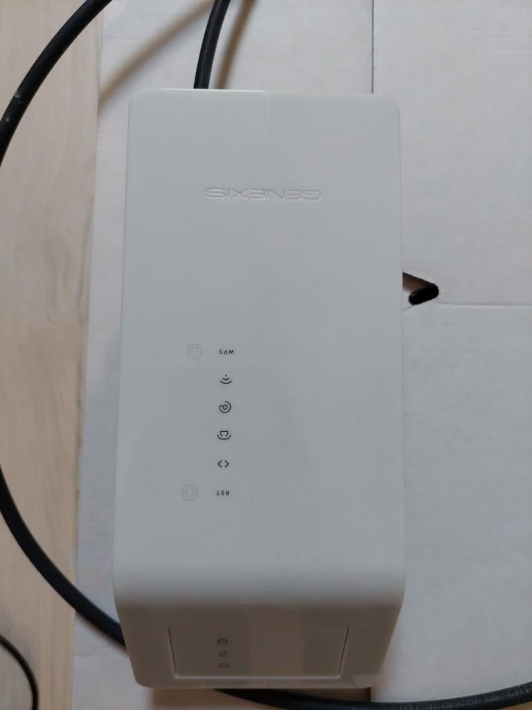 Genexis Hybrid Live! Titanium Glasvezel Modem + Adapter, Ophalen of Verzenden, Zo goed als nieuw, Genexis
