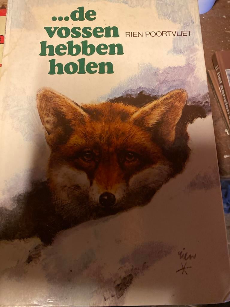 De Vossen Hebben Holen - Rien Poortvliet (Boek), Boeken, Ophalen of Verzenden, Gelezen