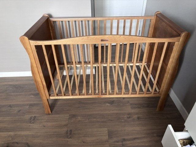 Woodies Ledikant Noble Vintage + Pretura Matras, Kinderen en Baby's, Babywiegjes en Ledikanten, Ophalen, Gebruikt, Ledikant