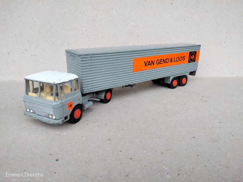 LION CAR == DAF 2600  v . GEND & LOOS, Ophalen of Verzenden, Zo goed als nieuw, Bus of Vrachtwagen, Lion Toys