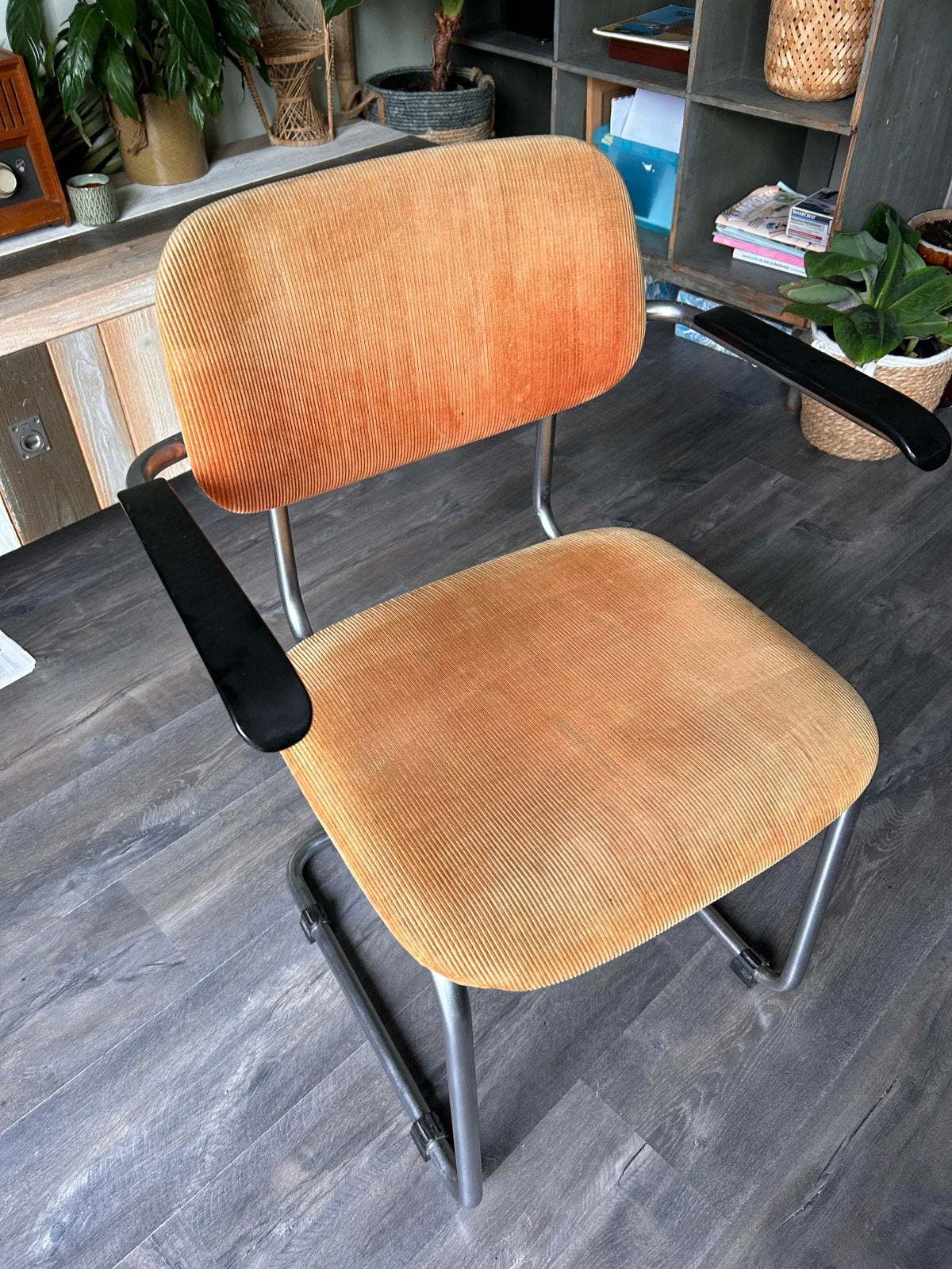Originele Gispen buisframe stoel met oranje bekleding, Ophalen of Verzenden
