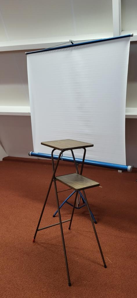 Projector standaard en projectiescher, Ophalen, Handmatig, Gebruikt