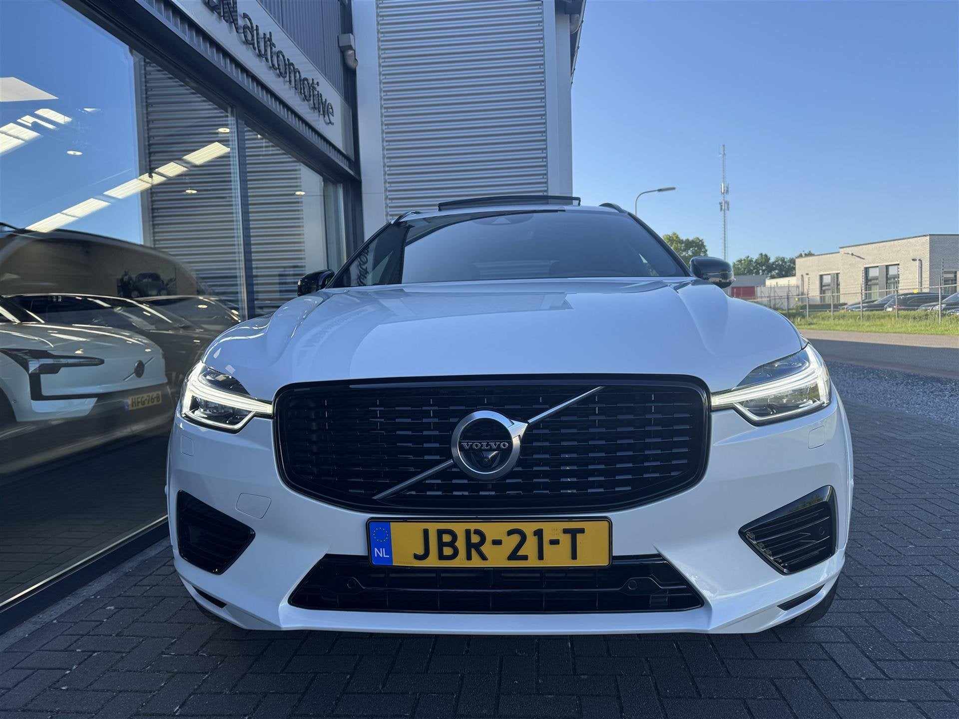 Volvo XC60 T6 Plug-In Hybrid 340PK R-Design (PANO|22"|360|ME, Auto's, Automaat, Gebruikt, 1969 cc, Leder