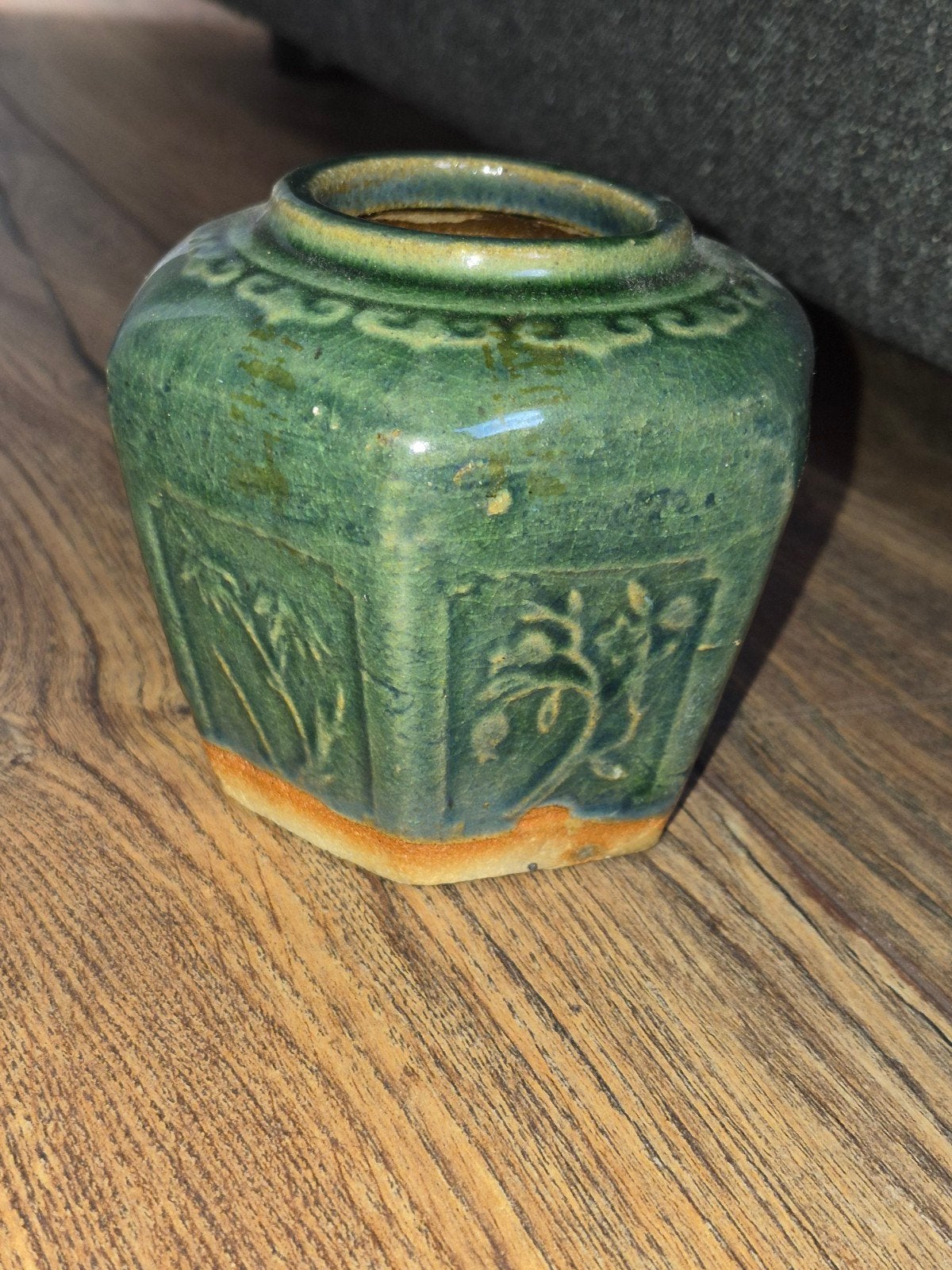 Antieke Chinese Gemberpot - Groen Keramiek met Reliëf, Antiek en Kunst, Ophalen of Verzenden
