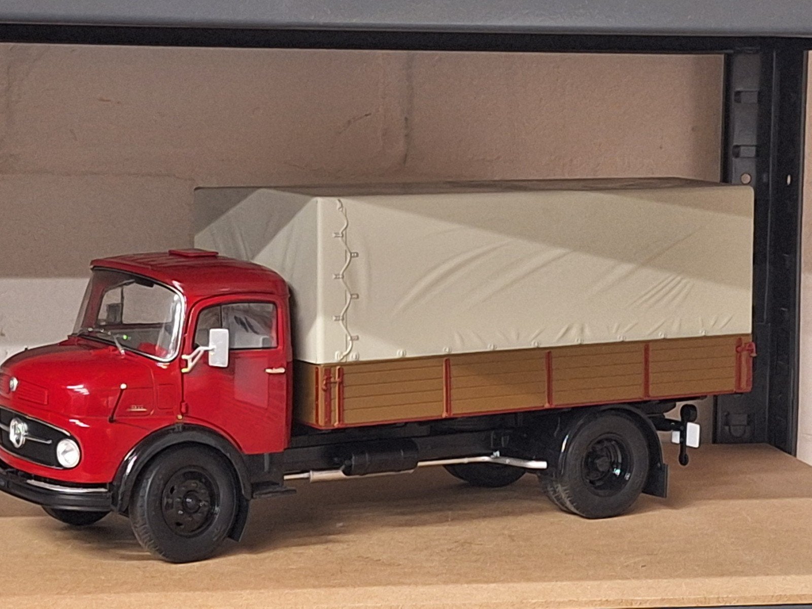 Mercedes Benz L911 Bakwagen, Overige merken, Schuco, Auto, Ophalen of Verzenden