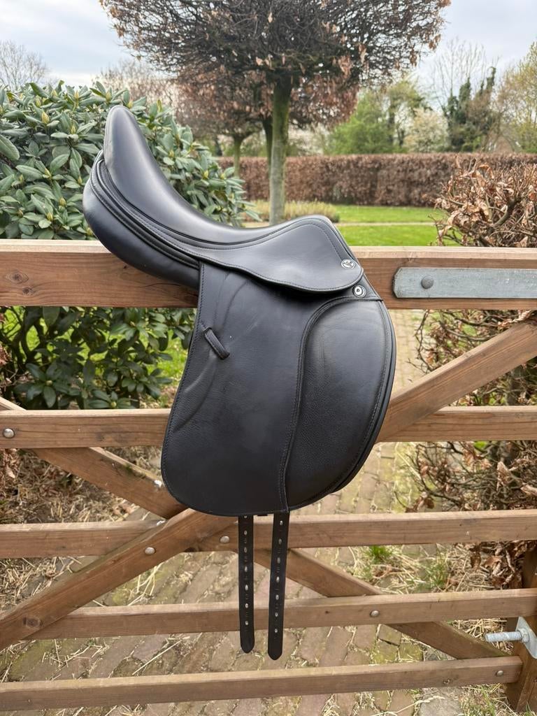 Prestige Inspire dressuurzadel 15 inch boommaat 33, Dieren en Toebehoren, Ophalen of Verzenden, Zo goed als nieuw, Dressuur