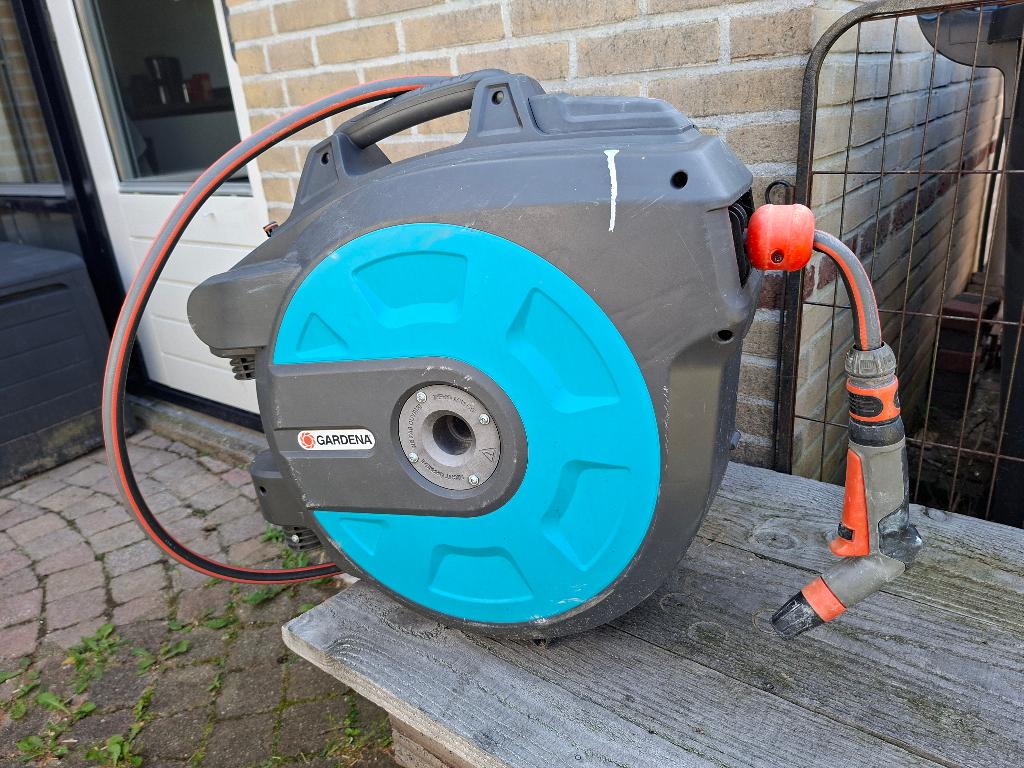 Gardena Wandslangenbox 25 meter, Tuin en Terras, Tuinslangen, Ophalen, Gebruikt, Tuinslanghaspel