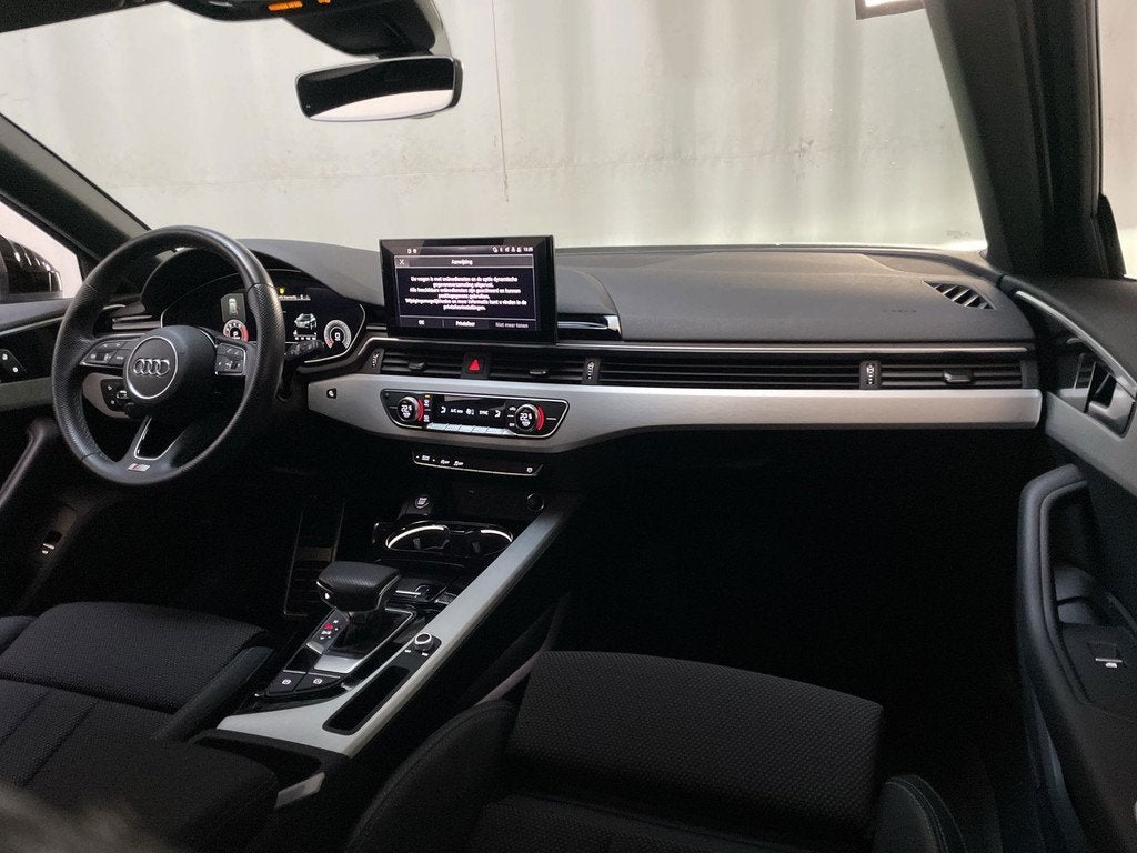 Audi A4 Avant 35 TFSI S Edition Navigatie DAB+ App-Connect V, Auto's, Audi, Gebruikt, 4 cilinders, Zwart, Origineel Nederlands