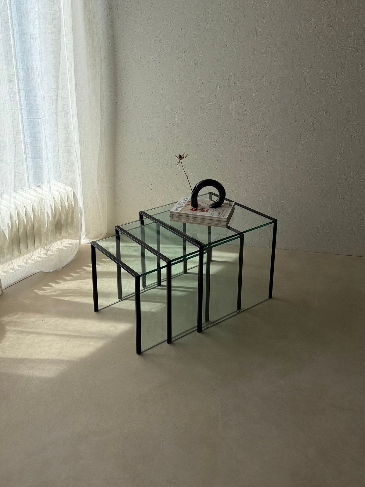 Postmodernistische nesttafels glas zwart metaal jaren 80, Minder dan 45 cm, Minder dan 55 cm, Gebruikt, Postmodern