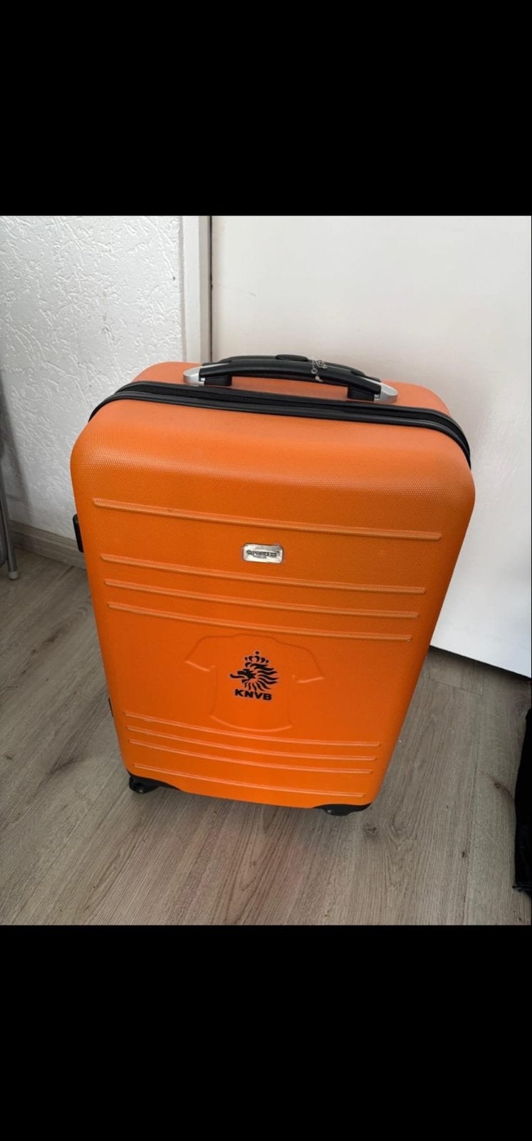Oranje KNVB Koffer met Wieltjes en Uitschuifbare Handgreep, 40 tot 60 cm, 30 cm of meer, Gebruikt, Oranje