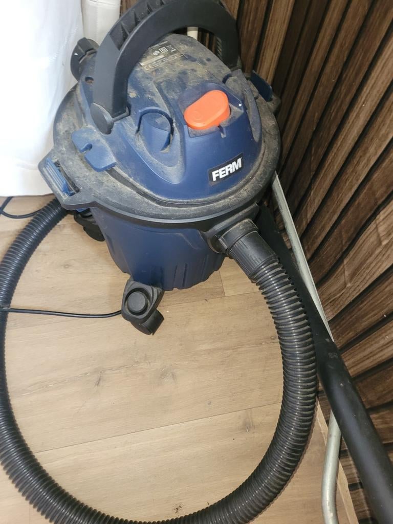 Ferm Stofzuiger - Compact en Handig, Ophalen, Gebruikt, Reservoir