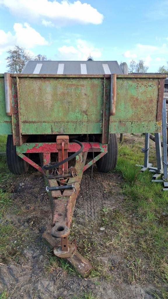 Twee bulksilo.s vink verlos apperaat  Kipper is verkocht, Ophalen, Transport