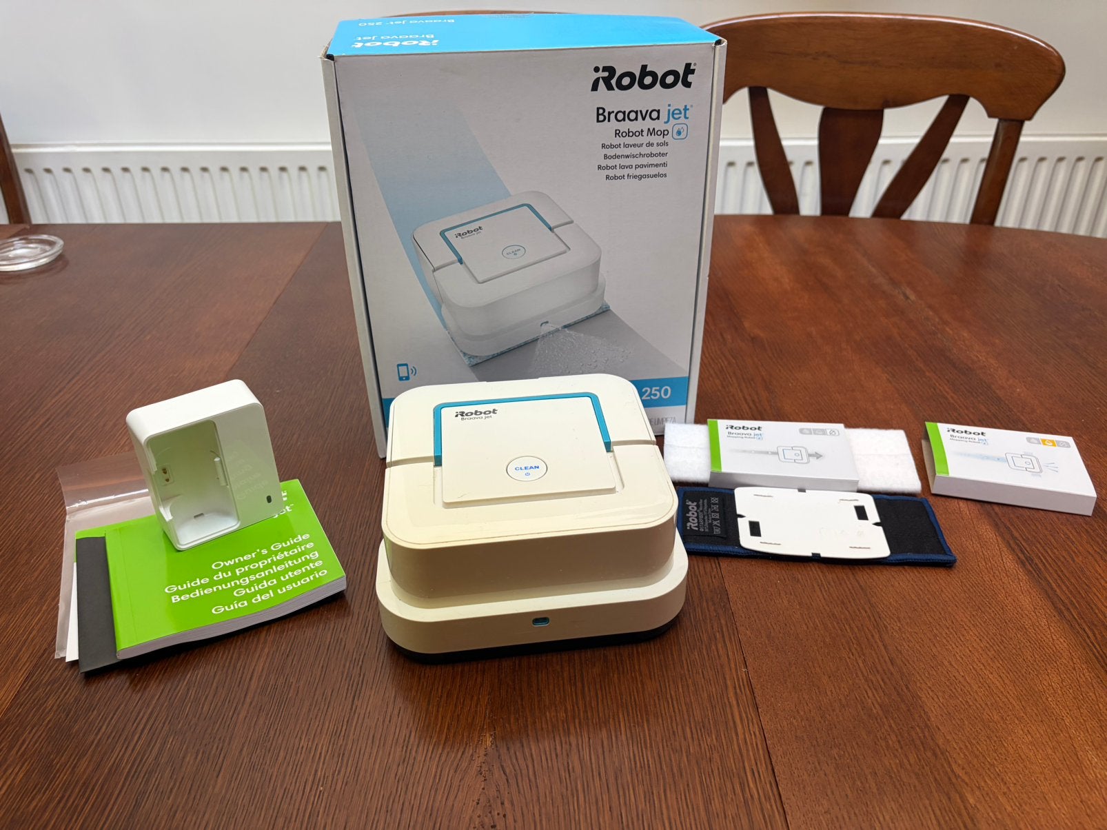 Dweilrobot Irobot Braava jet 250, Ophalen, Zo goed als nieuw, Robotstofzuiger