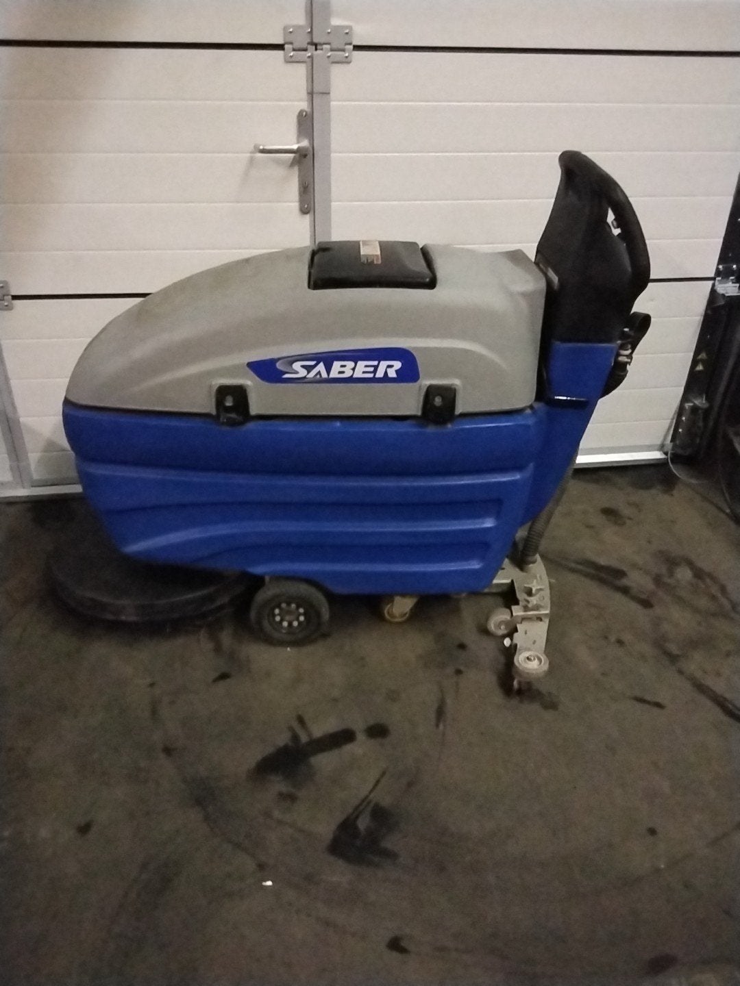 Saber Windsor Schrob- en Zuigmachine, Ophalen, Gebruikt, Schrobmachine