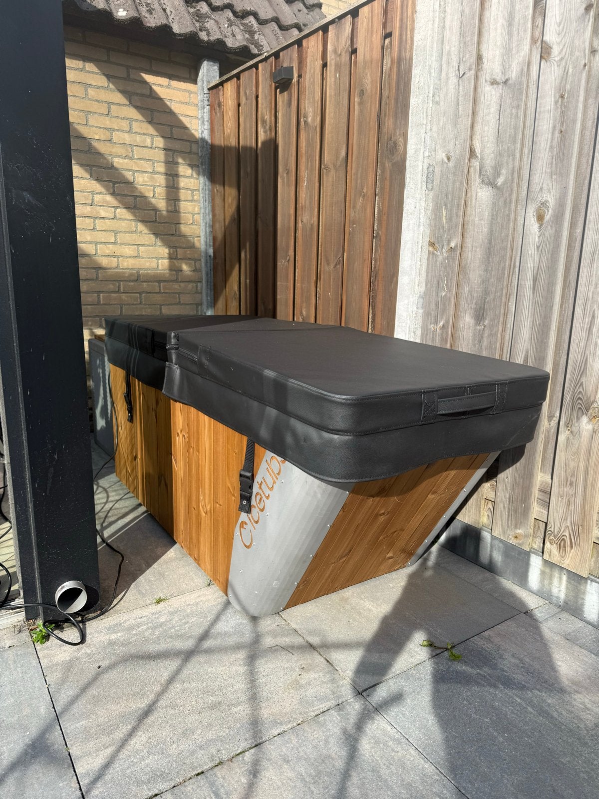 IceTubs IceBath -  Warmwaterbad / IJsbad, Tuin en Terras, Bubbelbaden en Hottubs, Ophalen, Zo goed als nieuw, Afdekzeil, Vast