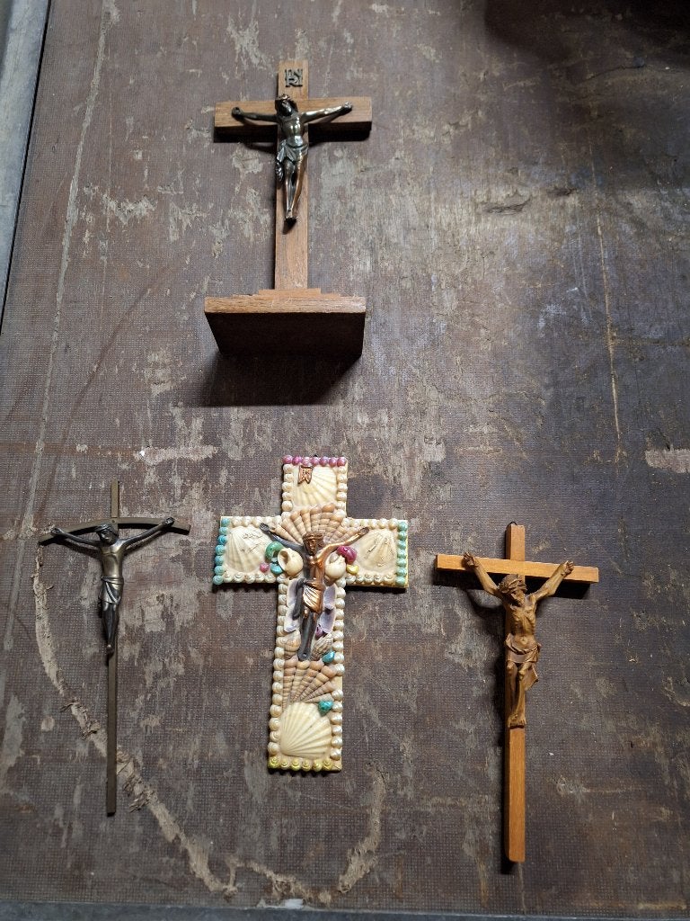 kruisbeelden 4x, Ophalen of Verzenden, Zo goed als nieuw, Beeld(je), Christendom | Katholiek