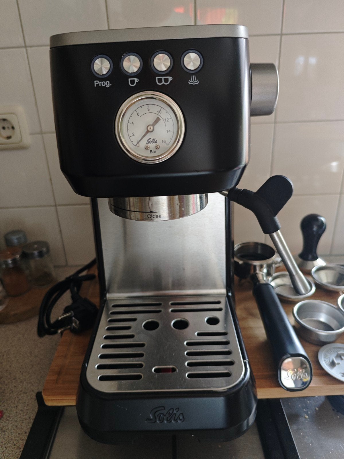 Solis Barista Perfetta Plus (Zwart) + uitklopbak, Espresso apparaat, Ophalen of Verzenden, Zo goed als nieuw, 1 kopje