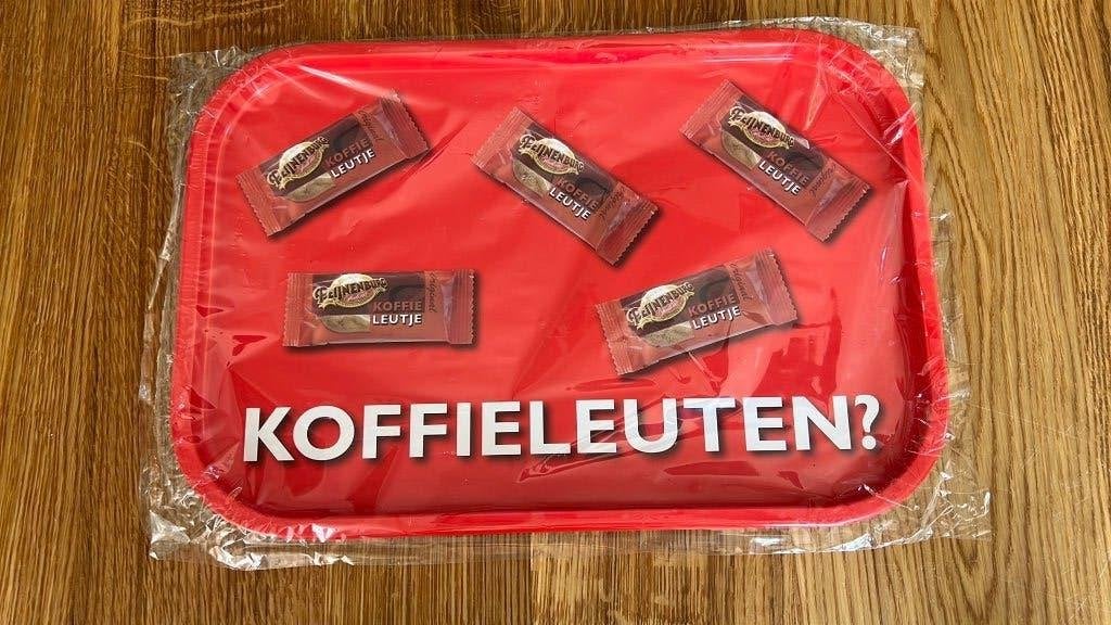 Peijnenburg Koffieleuten? Rood metalen dienblad koffieleutje, Ophalen of Verzenden, Nieuw, Rechthoekig, Metaal