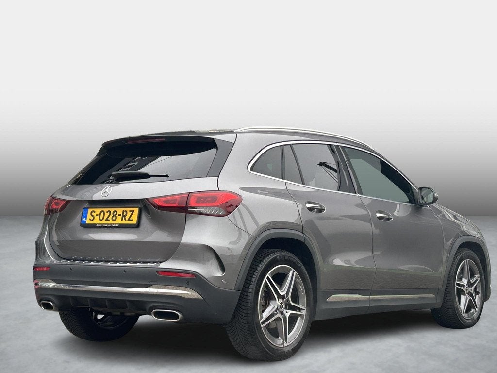 Mercedes-Benz GLA-klasse 180 AMG | Panoramadak | Sfeerverlic, Auto's, Mercedes-Benz, Gebruikt, 4 cilinders, Leder en Stof, Origineel Nederlands