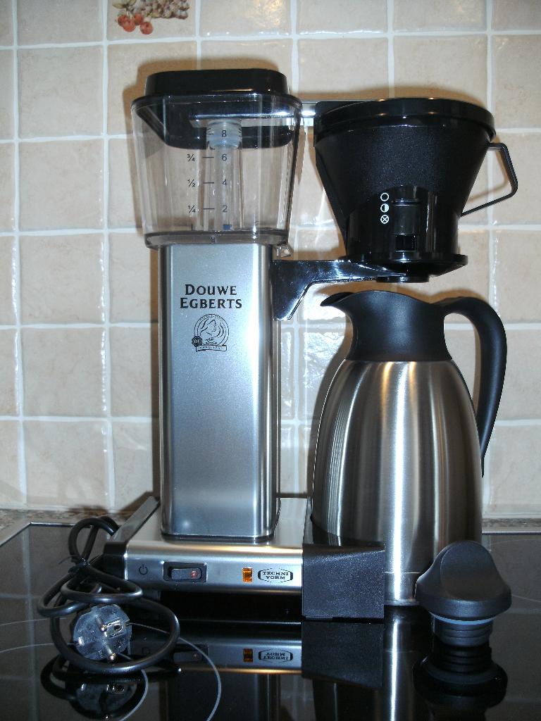 Z.G.A.N. koffiezetapparaat van Douwe Egberts met thermoskan, Stoompijpje, 10 kopjes of meer, Koffiemachine, Gemalen koffie
