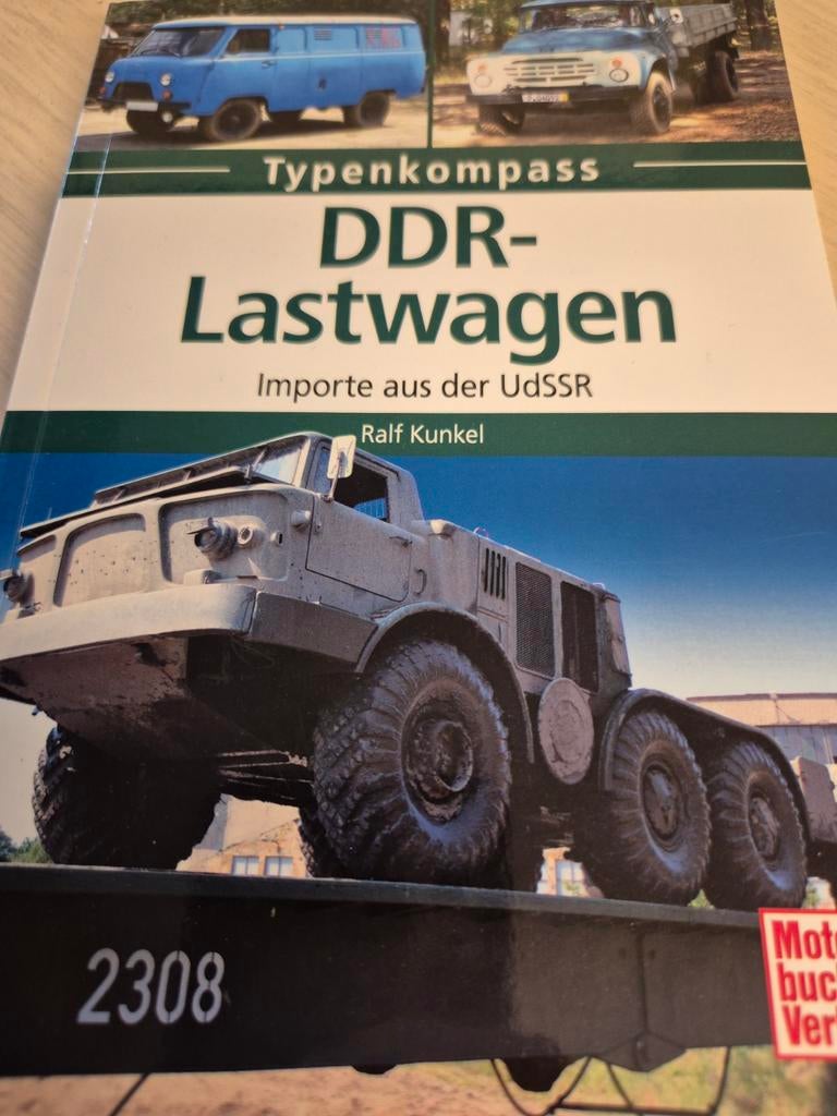 Boek oude Oost Duitsland trucks vrachtwagens in nieuwstaat, Boeken, Auto's | Boeken, Ophalen of Verzenden, Zo goed als nieuw, Overige merken