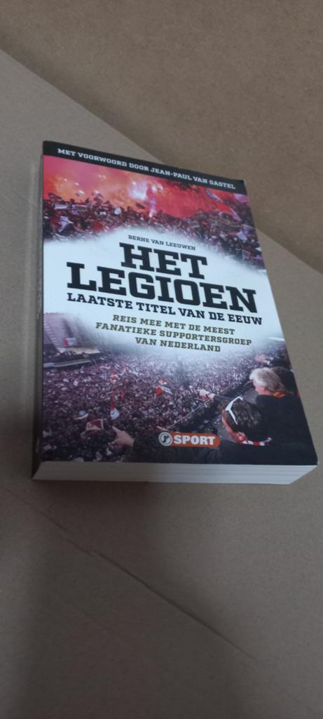 Het Legioen: Laatste Titel van de Eeuw - Berne van Leeuwen, Boeken, Sportboeken, Zo goed als nieuw, Overige sporten, Ophalen of Verzenden