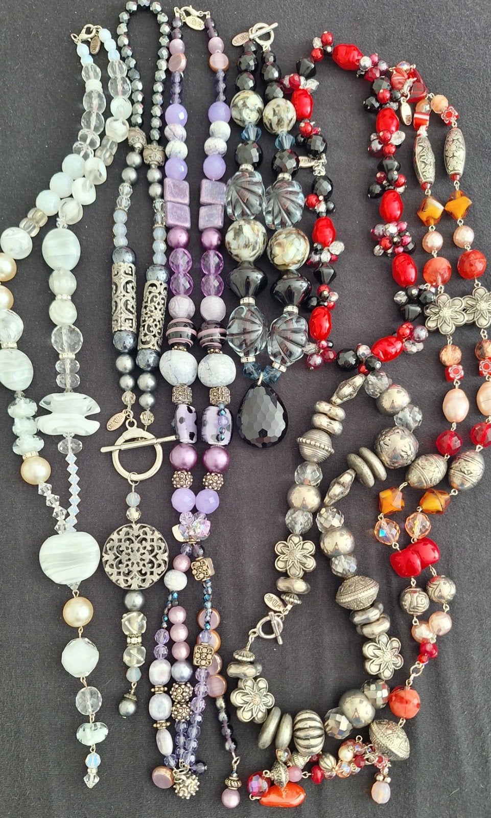 Widaro 7 kettingen kralen ketting zwart wit rood paars, Ophalen of Verzenden, Gebruikt, Overige kleuren, Overige materialen