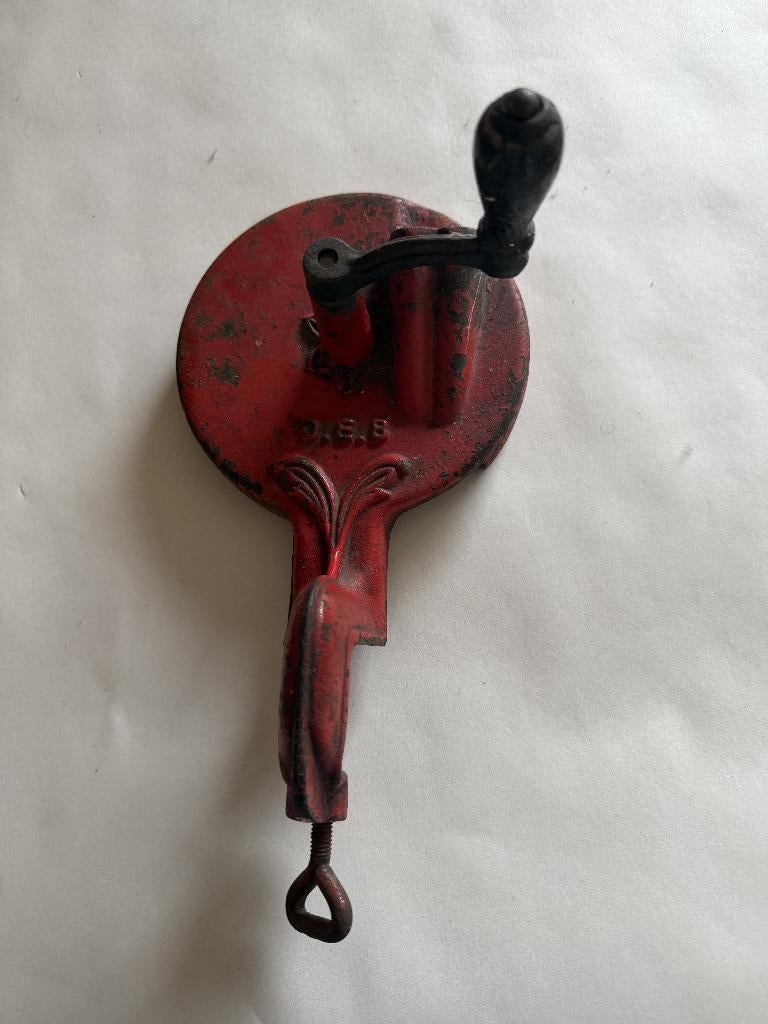 Vintage handbediende bonenmolen, D.E.B. rood gietijzer, Antiek en Kunst, Ophalen of Verzenden