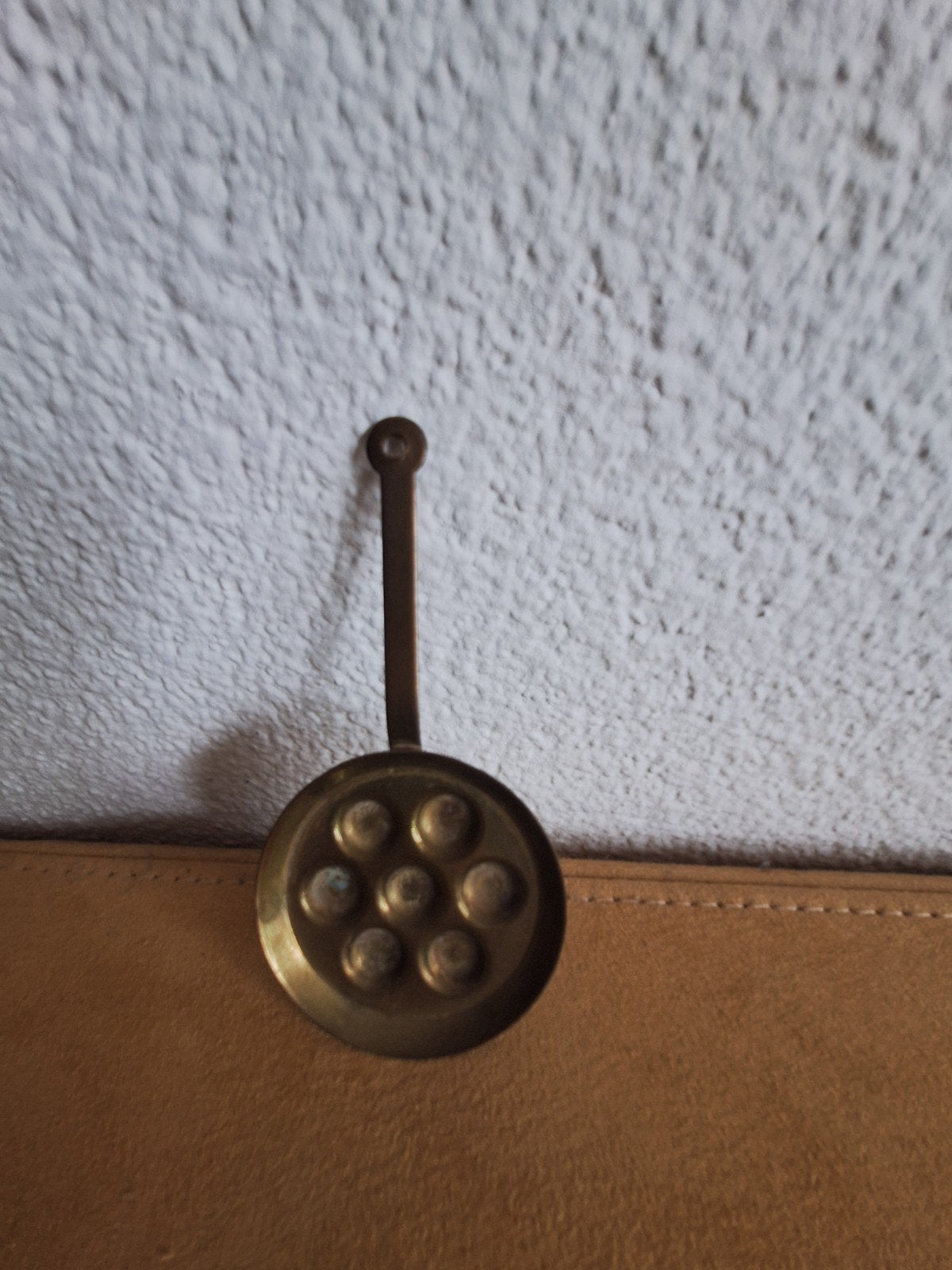 Miniatuur koperen pan met 7 holtes, Antiek en Kunst, Antiek | Keukenbenodigdheden, Ophalen
