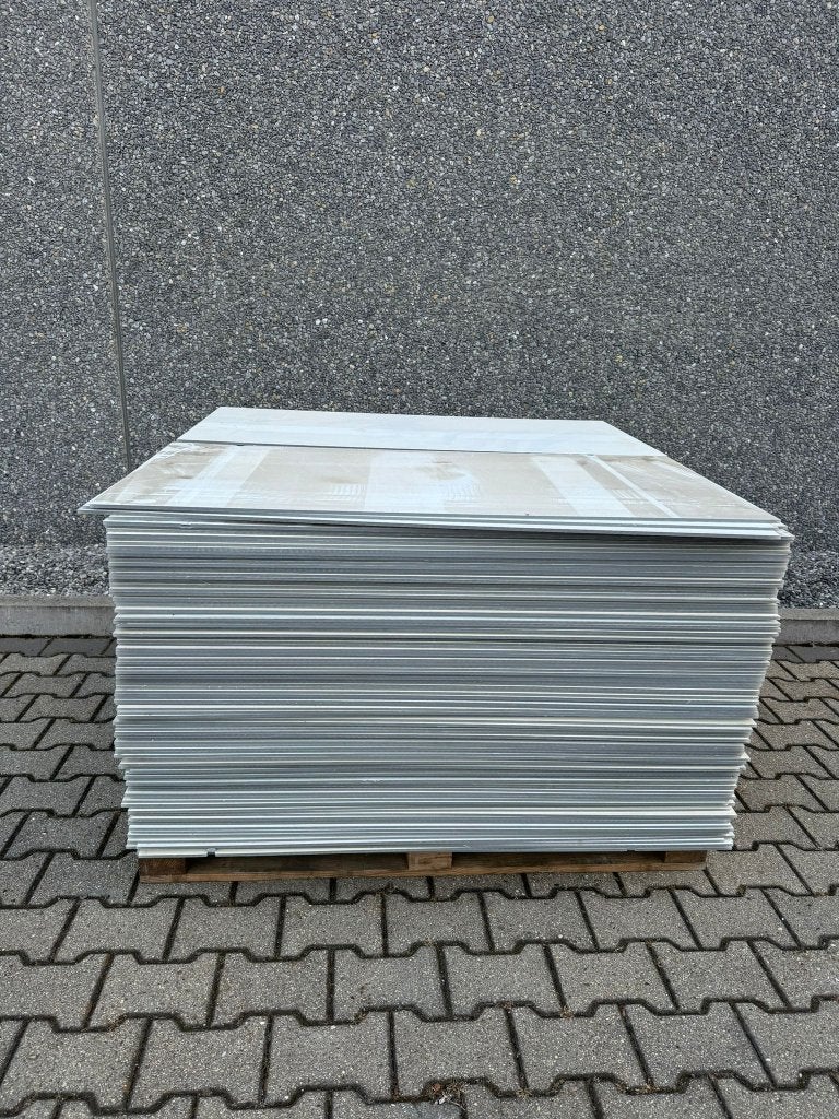 HPL Plaat gebruikt afm: 116x56cm +/- 300 stuks op voorraad, Niet ingevuld, Niet ingevuld, Niet ingevuld